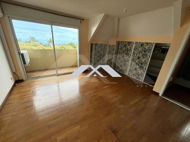 Maison - 309 m² - 6 pièces