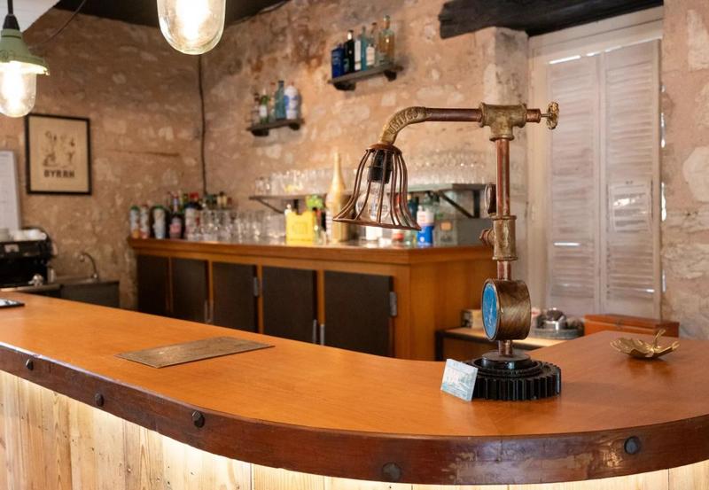 Propriété - 750 m² - 16 pièces