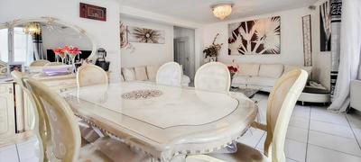 Appartement - 94 m² - 4 pièces