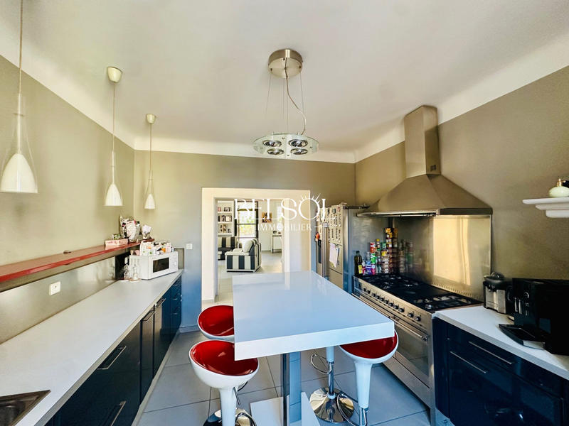 Maison - 458 m² - 7 pièces