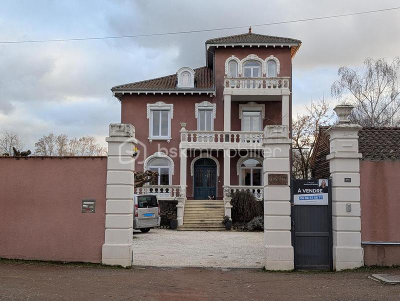 Demeure - 233 m² - 10 pièces