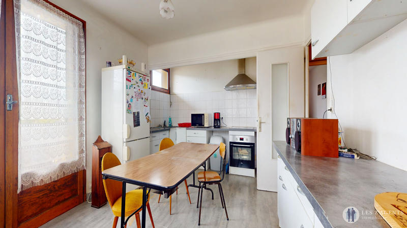 Appartement - 100 m² - 4 pièces