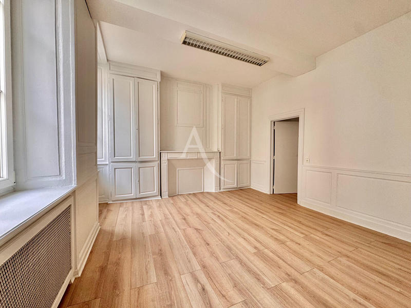 Local commercial - 220 m²