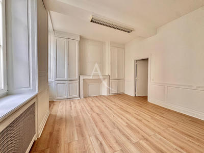 Local commercial - 220 m²