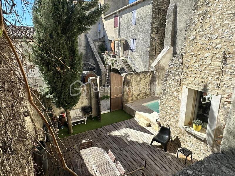 Maison en pierre - 200 m² - 6 pièces