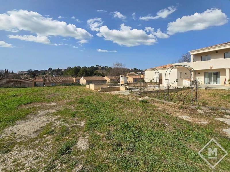 Maison - 478 m² - 8 pièces