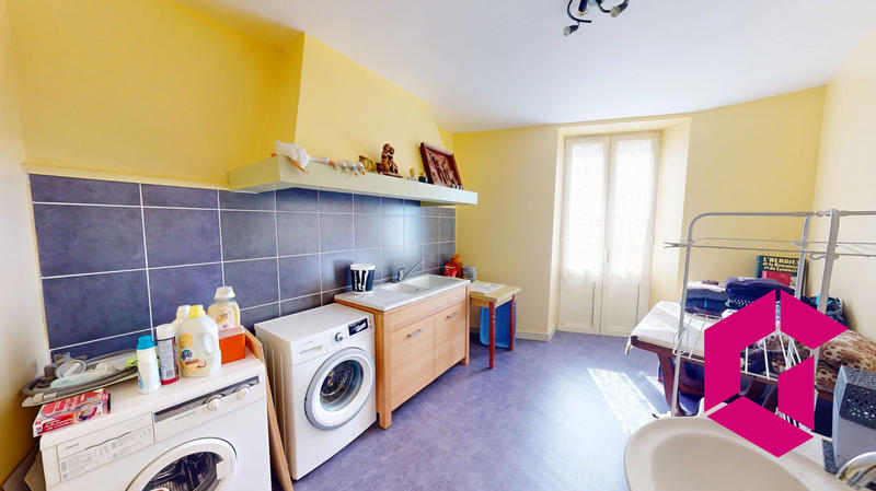 Maison ancienne - 209 m² - 8 pièces