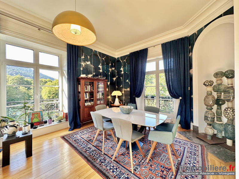 Appartement - 322 m² - 8 pièces