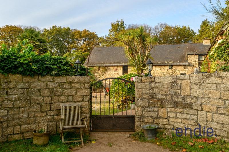 Maison - 352 m² - 13 pièces