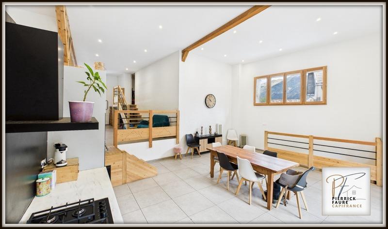 Maison - 252 m² - 8 pièces