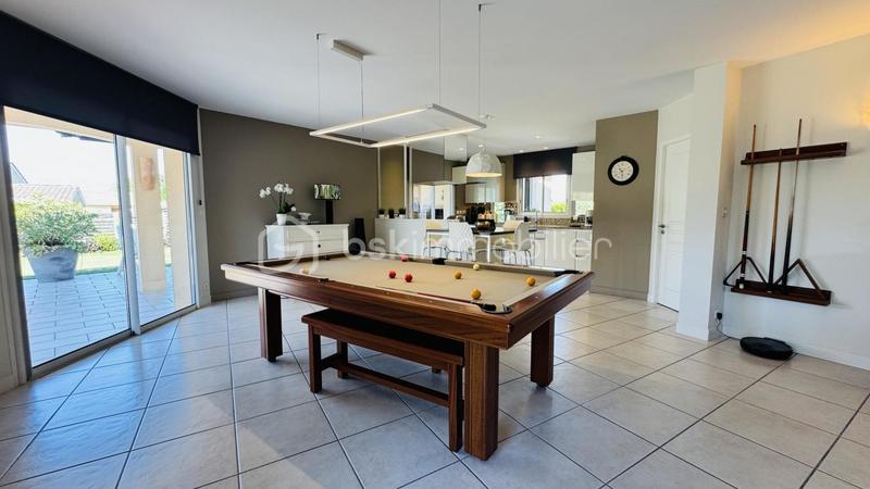 Villa - 181 m² - 8 pièces