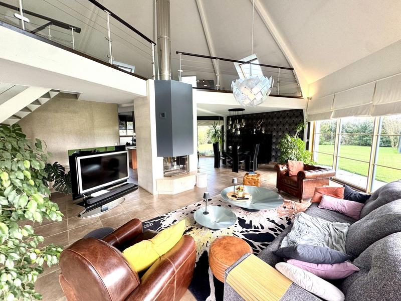 Maison contemporaine - 260 m² - 8 pièces