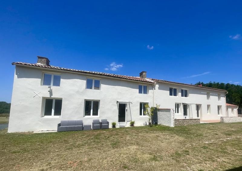Maison - 321 m² - 13 pièces
