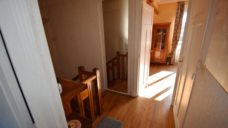 Maison - 92 m² - 5 pièces