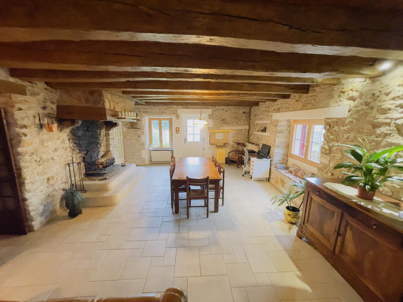 Maison - 207 m² - 6 pièces