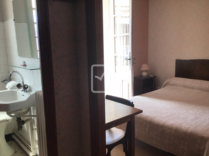 Maison - 397 m² - 17 pièces