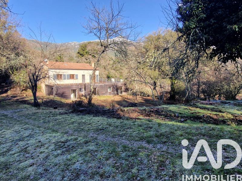 Maison - 310 m² - 8 pièces