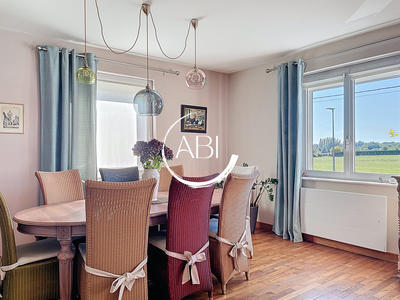 Maison - 201 m² - 9 pièces