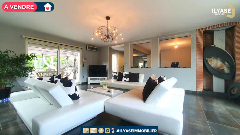 Villa - 194 m² - 8 pièces