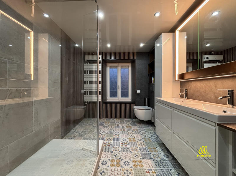 Maison - 138 m² - 6 pièces