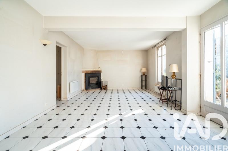Maison - 245 m² - 9 pièces