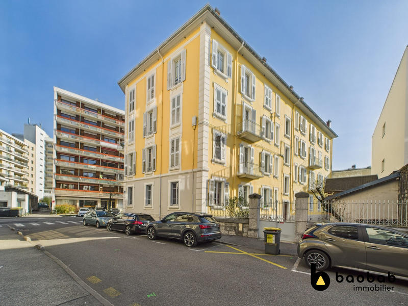 Appartement - 147 m² - 5 pièces