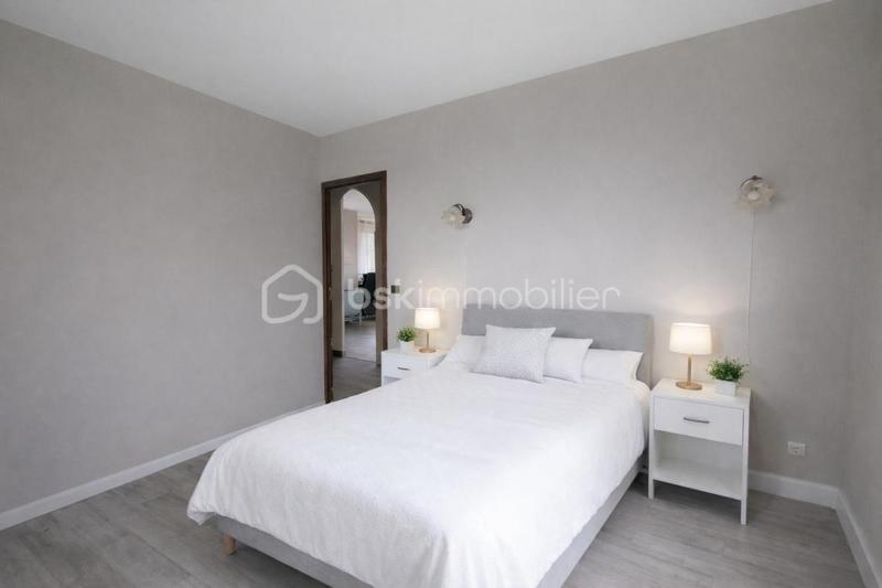 Maison traditionnelle - 128 m² - 6 pièces