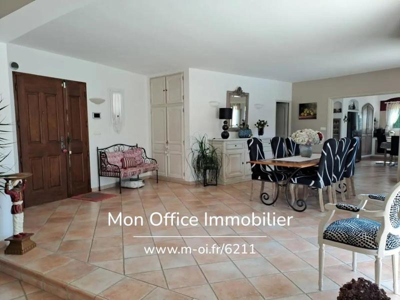 Propriété - 283 m² - 8 pièces