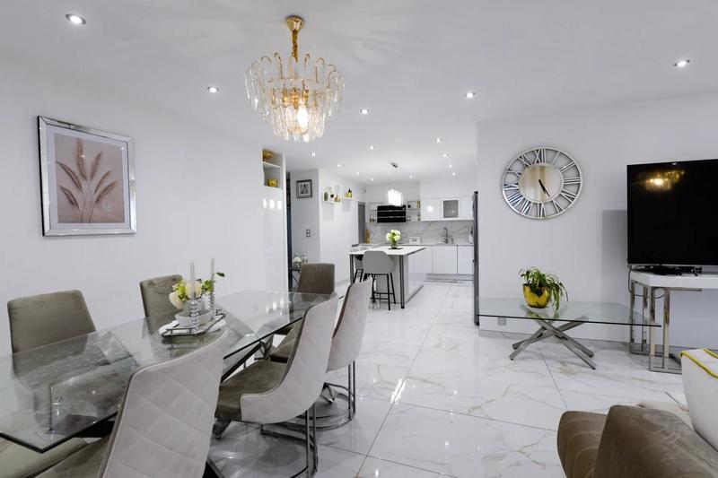 Maison - 143 m² - 5 pièces