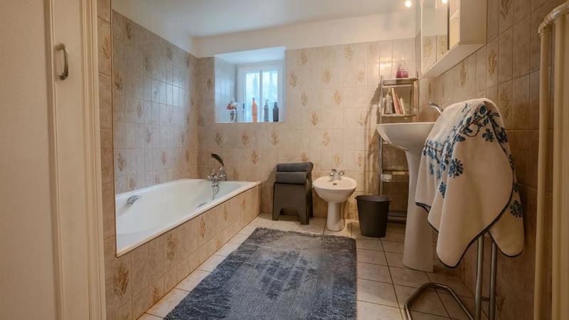 Maison - 300 m² - 10 pièces