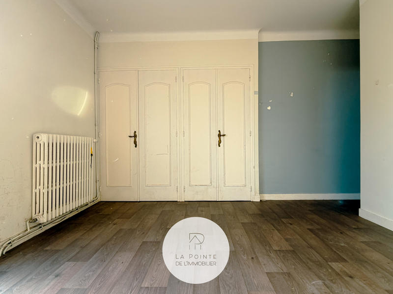 Maison - 390 m² - 8 pièces