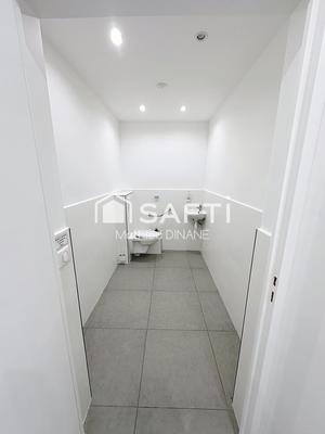 Bureau - 47 m² - 2 pièces