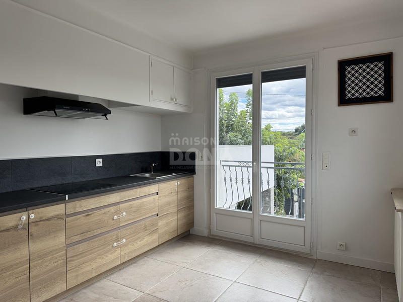 Maison - 242 m² - 8 pièces