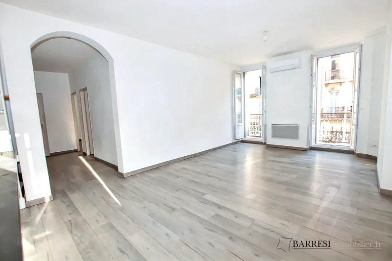 Appartement - 77 m² - 3 pièces