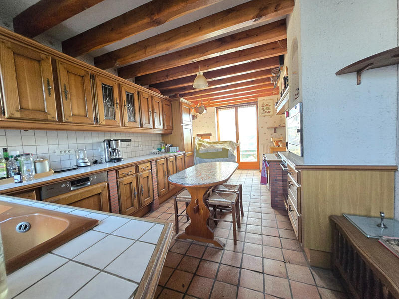 Maison - 240 m² - 7 pièces