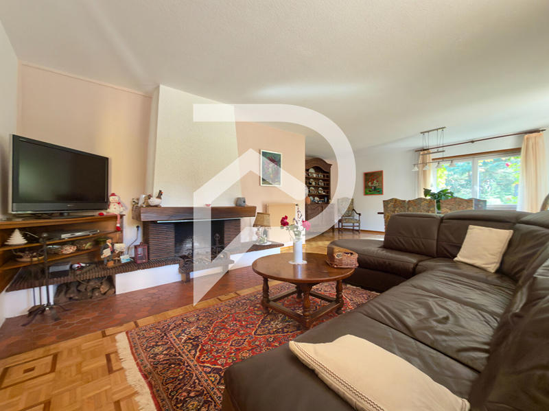 Maison - 201 m² - 7 pièces