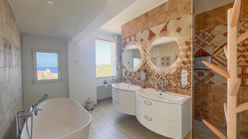 Villa - 211 m² - 7 pièces