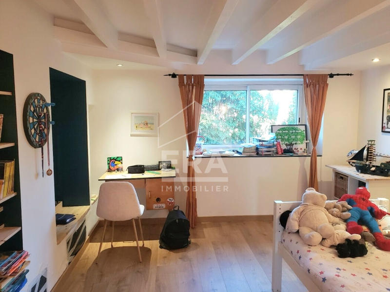 Maison - 205 m² - 6 pièces