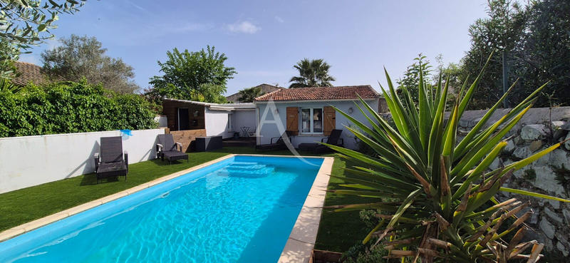 Maison - 210 m² - 6 pièces