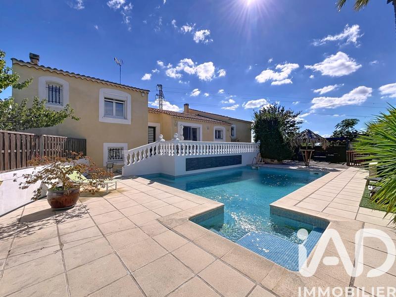 Maison - 240 m² - 5 pièces