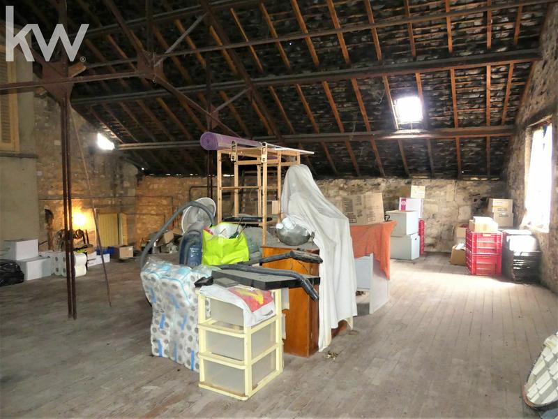 Maison - 237 m² - 9 pièces