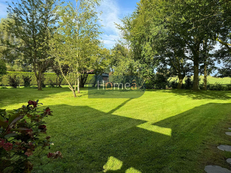 Propriété - 249 m² - 7 pièces