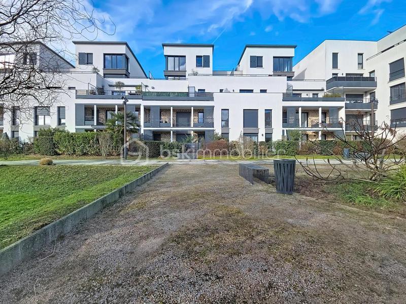 Appartement - 75 m² - 4 pièces