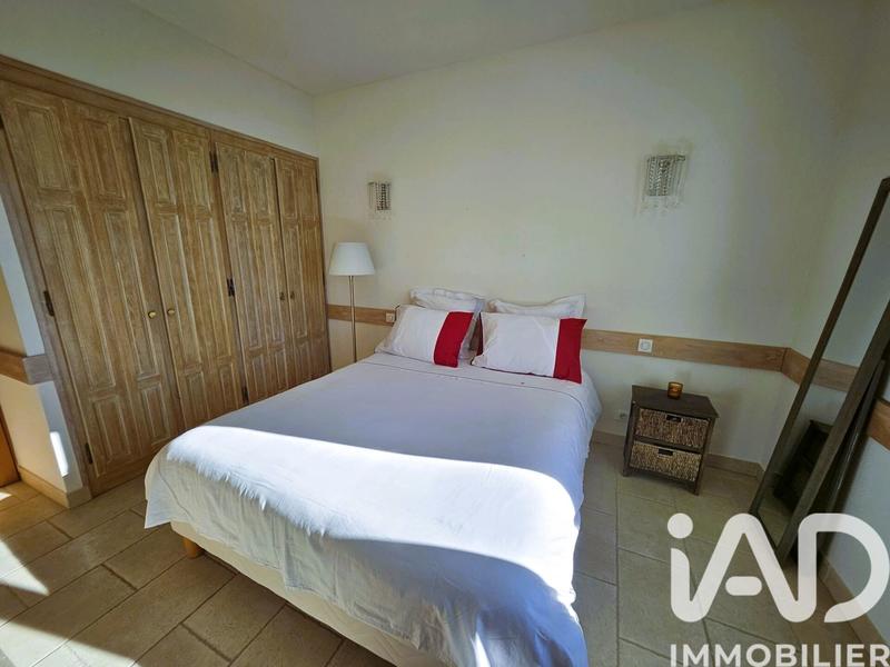 Maison - 240 m² - 5 pièces