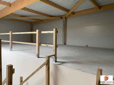 Local d'activités - 240 m²
