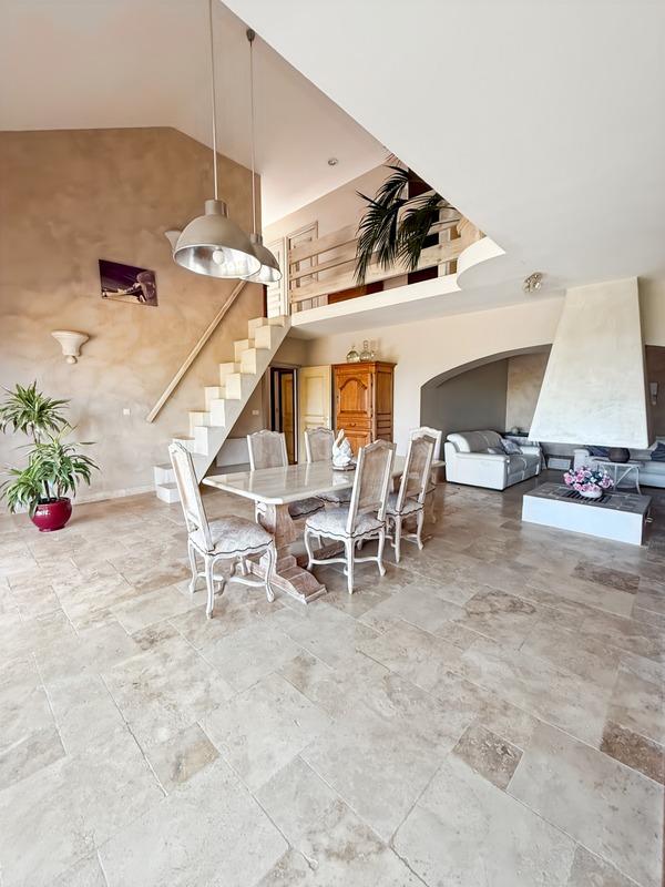 Maison - 158 m² - 6 pièces