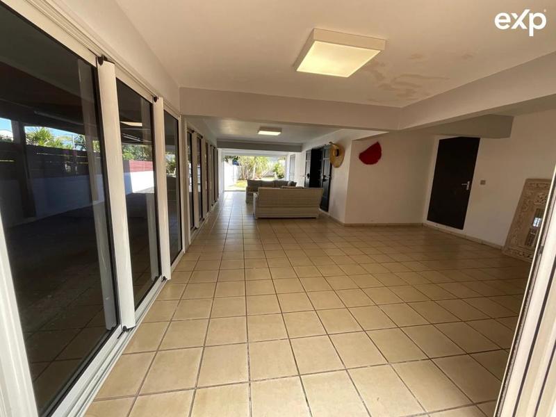 Maison - 310 m² - 8 pièces