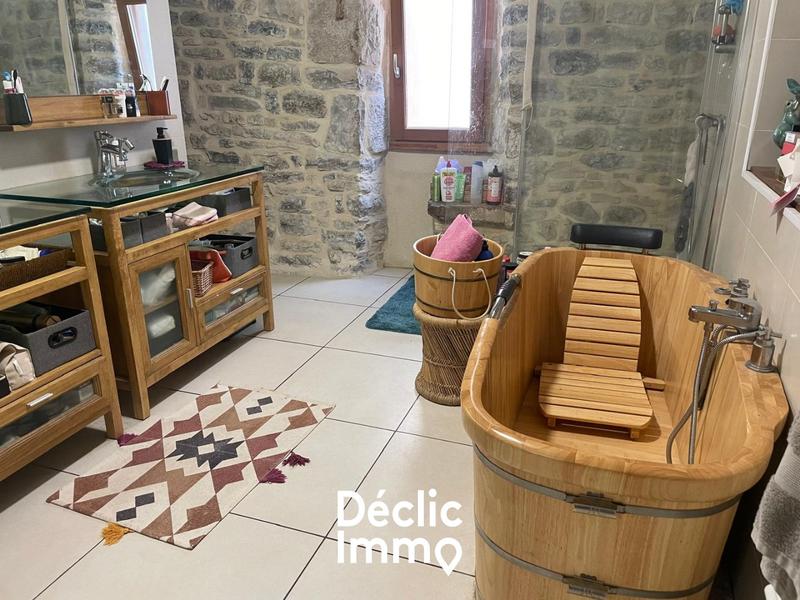 Maison - 232 m² - 7 pièces