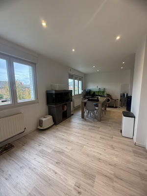 Maison - 80 m² - 5 pièces