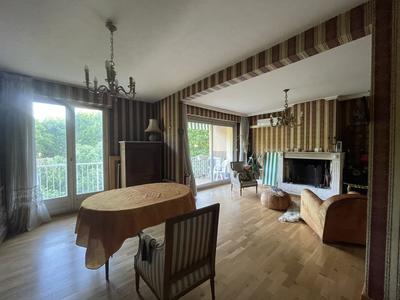 Appartement - 105 m² - 5 pièces